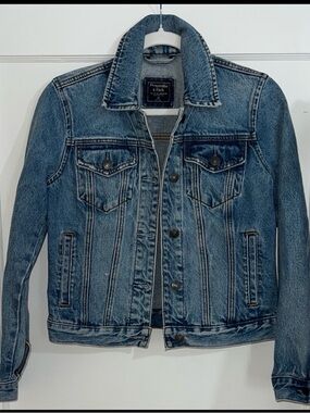 Abercrombie & Fitch Light Blue Denim Jacket Label Detail
